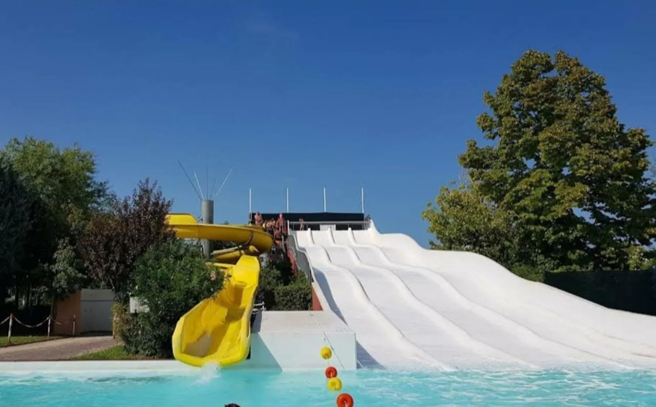 Cristallo Apartment - Accesso Gratuito A Parco Acquatico Desenzano del Garda