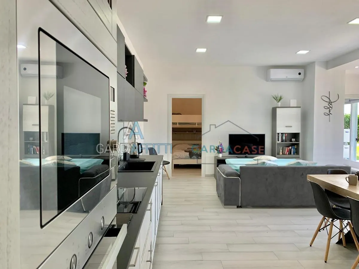 Cristallo Apartment - Accesso Gratuito A Parco Acquatico Desenzano del Garda Italy