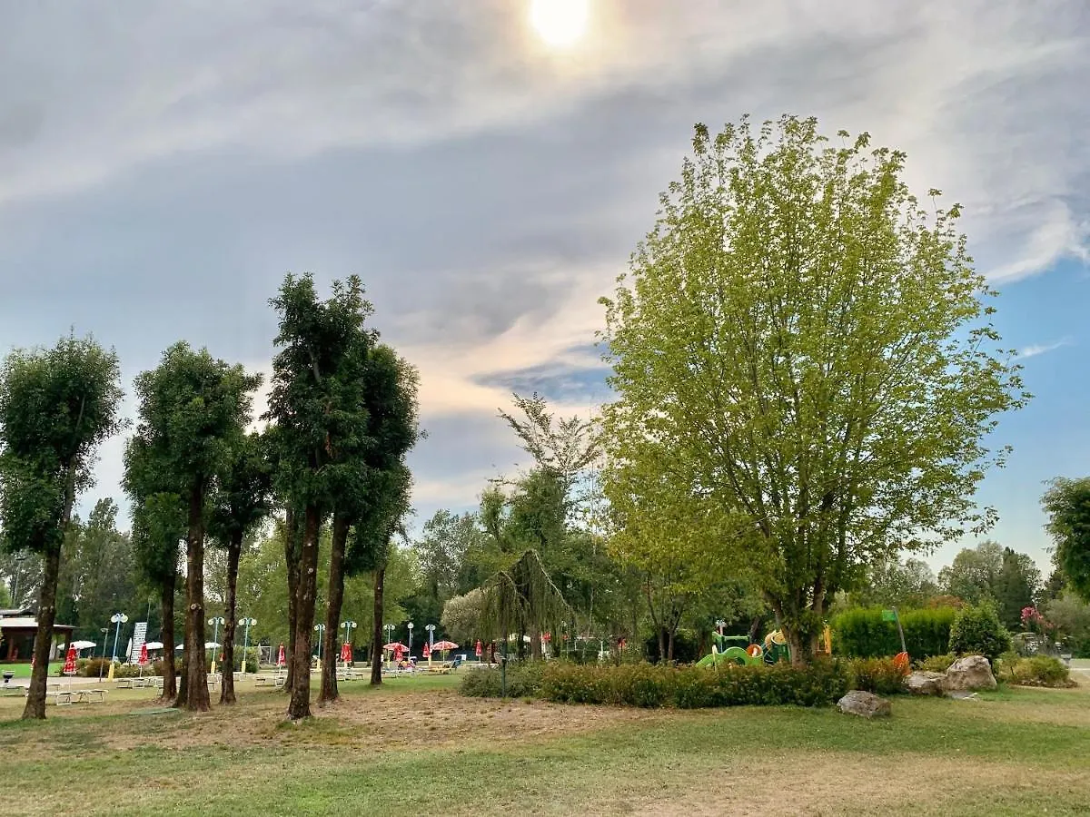 Cristallo Apartment - Accesso Gratuito A Parco Acquatico Desenzano del Garda
