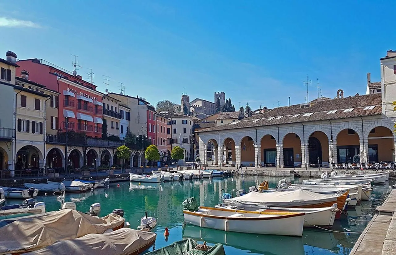 Cristallo Apartment - Accesso Gratuito A Parco Acquatico Desenzano del Garda