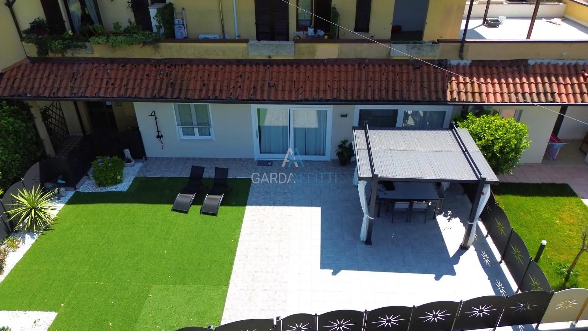 Cristallo Apartment - Accesso Gratuito A Parco Acquatico Desenzano del Garda Italy